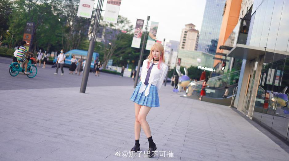 妍子坚不可摧图包，百变角色cosplay瞬间永存